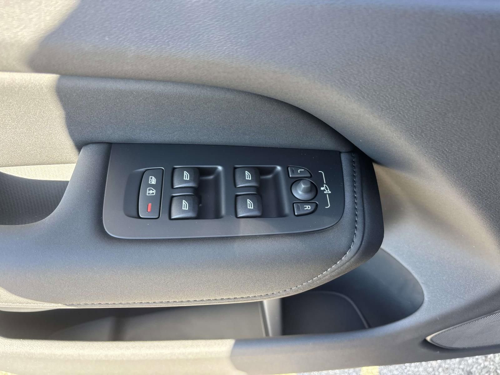 New 2026 Volvo XC60 B5 Plus w/ Protection Package Premier image 13