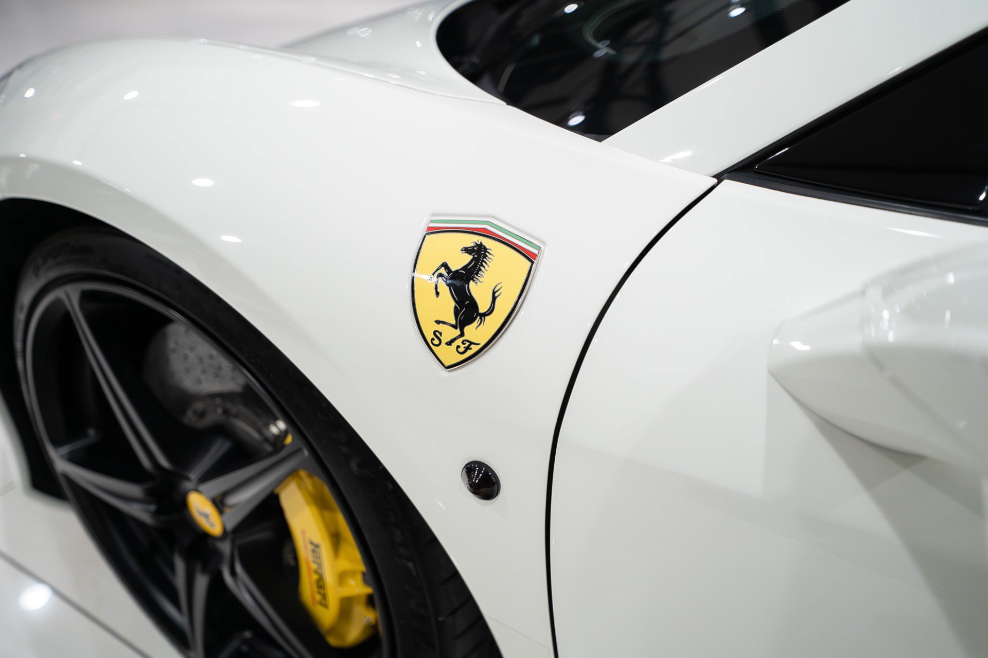 Used 2013 Ferrari 458 Spider RWD image 44