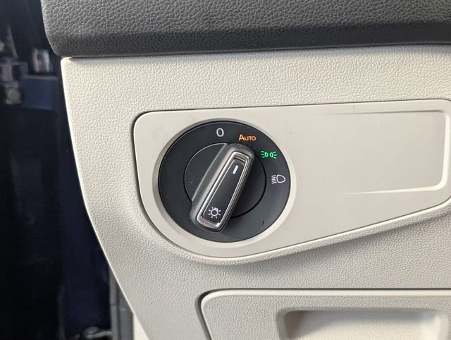 Used 2024 Volkswagen Tiguan SE image 23