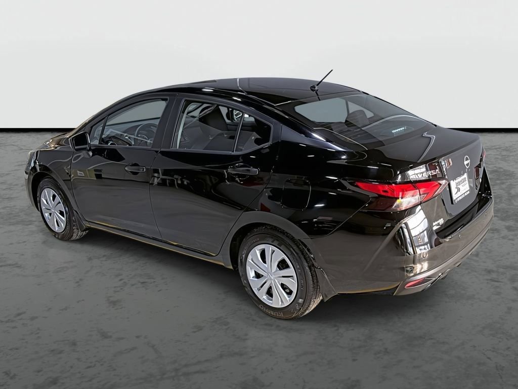 Used 2025 Nissan Versa S w/ Trunk Package image 2