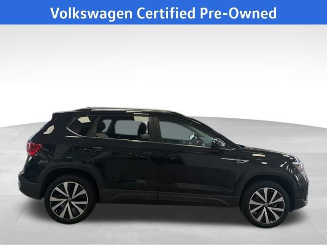 Certified 2022 Volkswagen Taos SE image 10