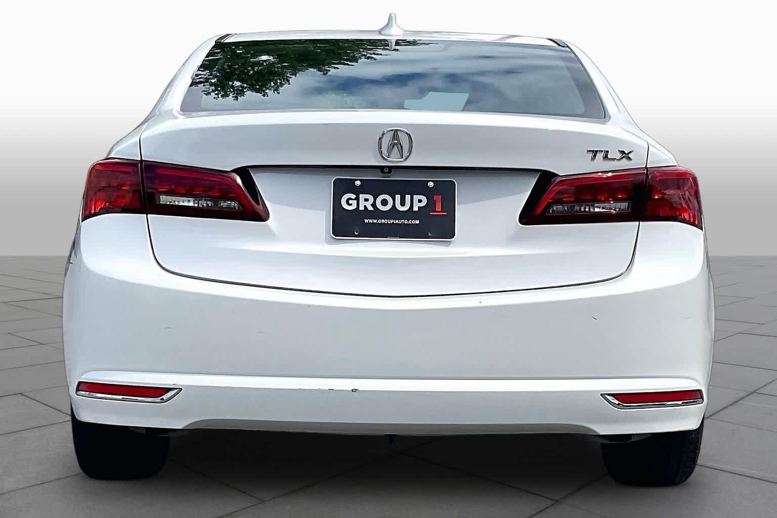 Used 2015 Acura TLX w/ Technology Package FWD image 4