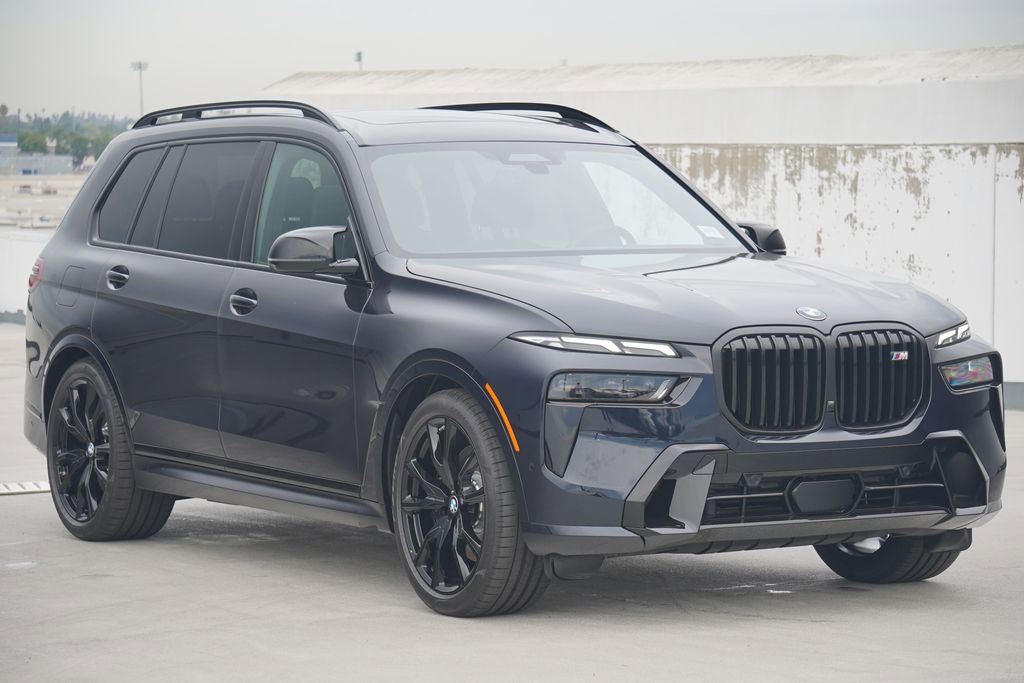 New 2026 BMW X7 M60i image 3