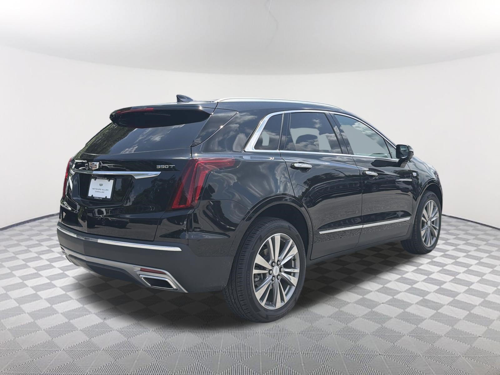 Certified 2022 Cadillac XT5 Premium Luxury w/ Platinum Package FWD image 6