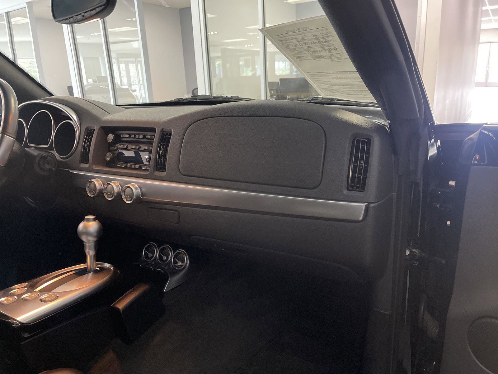 Used 2005 Chevrolet SSR w/ Preferred Equipment Group RWD image 22