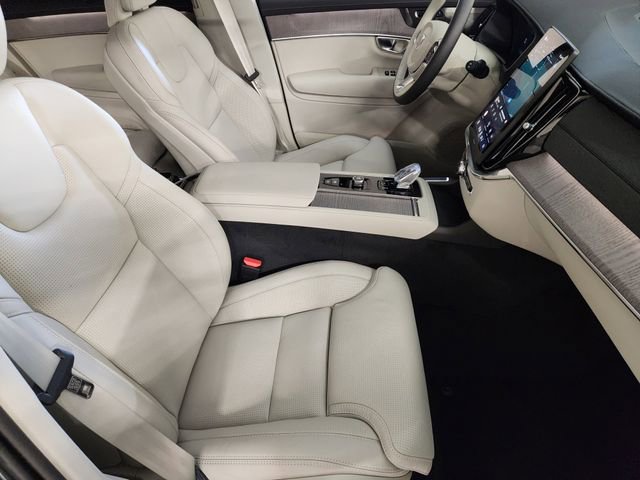 New 2026 Volvo XC90 B6 Ultra w/ Protection Package image 3