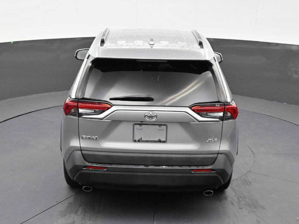 Used 2021 Toyota RAV4 XLE w/ Convenience Package FWD image 14