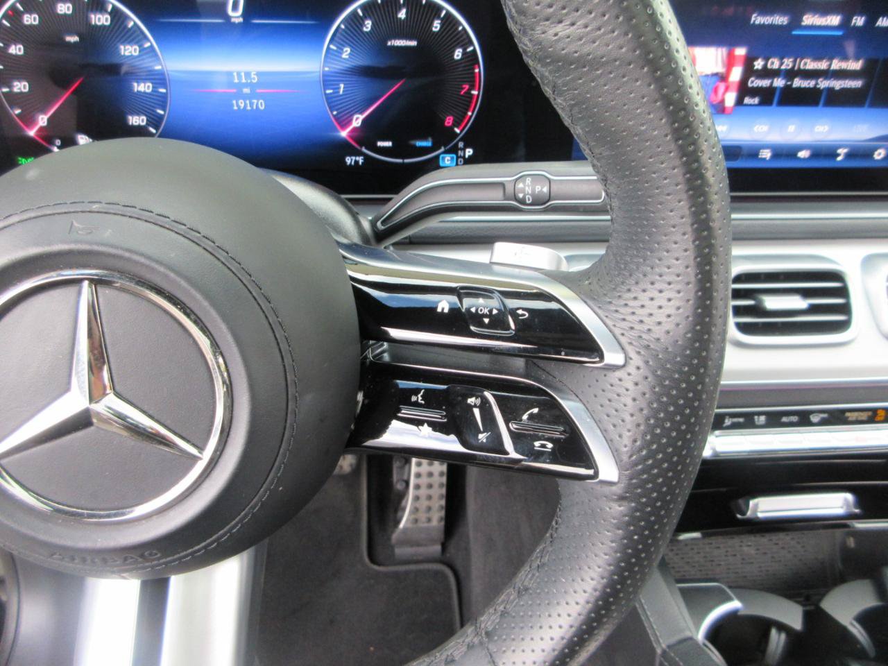 Used 2024 Mercedes-Benz GLS 450 4MATIC w/ AMG Line Exterior image 48