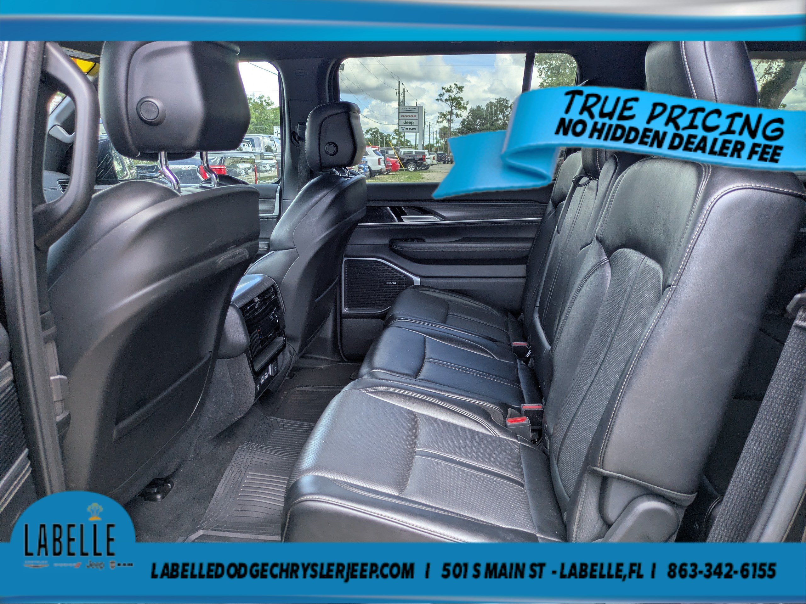 Used 2024 Jeep Wagoneer L Series II w/ Flexible Seating Group AWD/4WD image 12