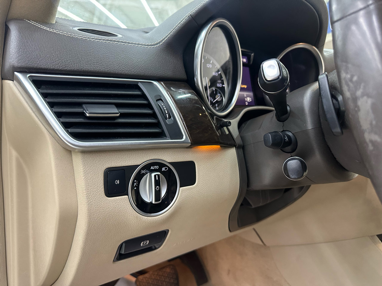 Used 2016 Mercedes-Benz GL 450 4MATIC w/ Premium I Package image 21