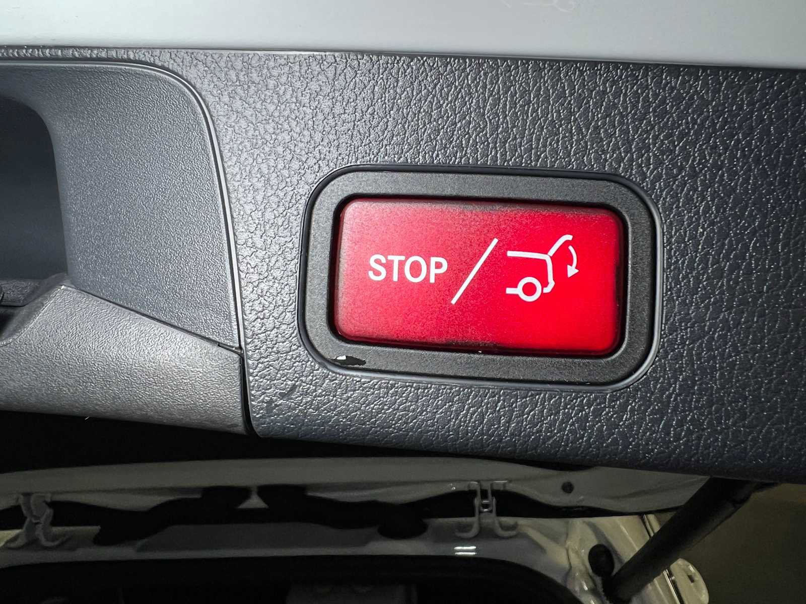 Certified 2025 Mercedes-Benz GLB 250 4MATIC image 18