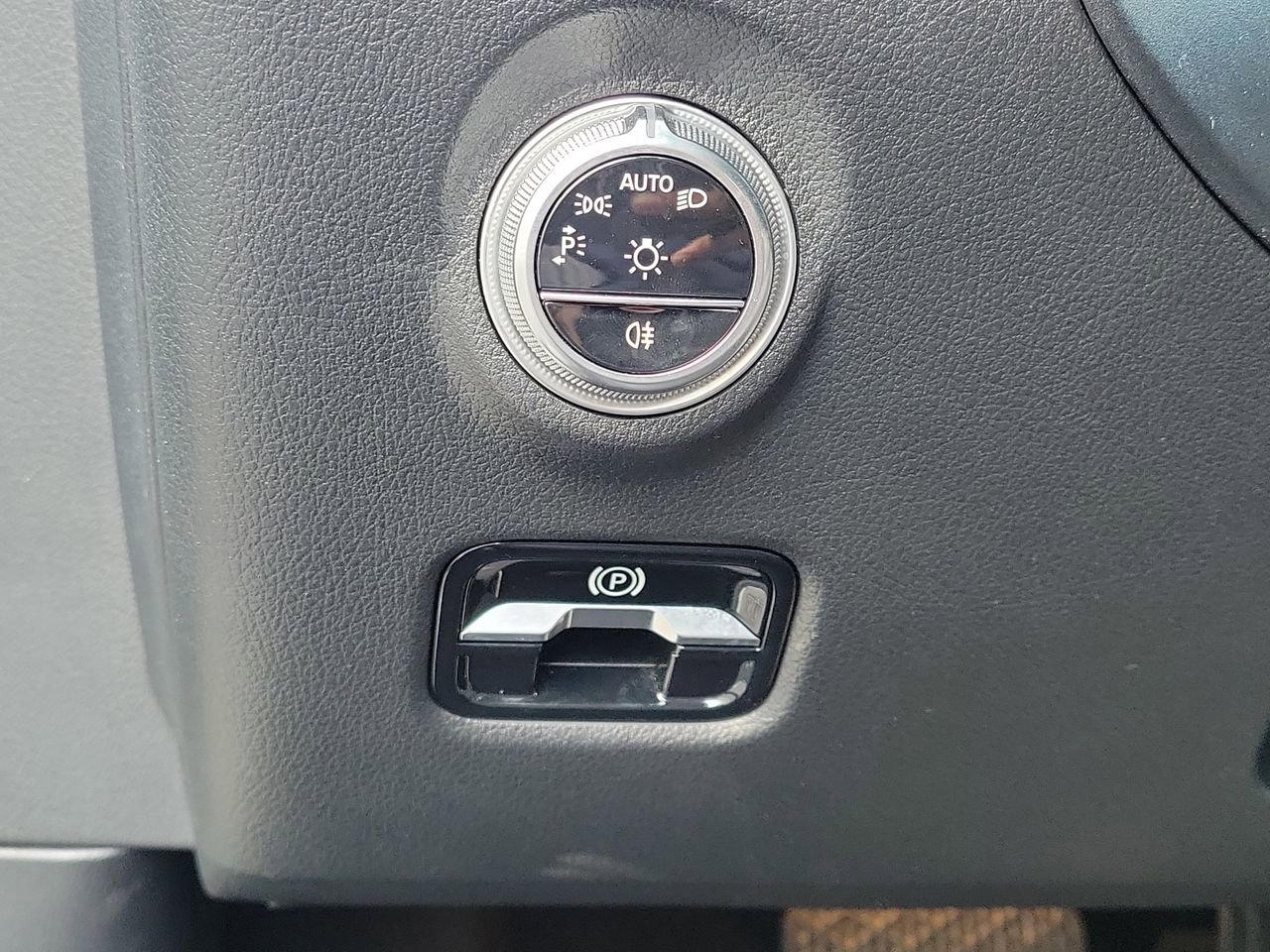 Certified 2022 Mercedes-Benz C 300 Sedan image 22