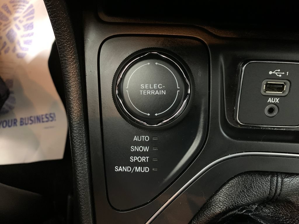 Used 2021 Jeep Cherokee Latitude Lux AWD/4WD image 11