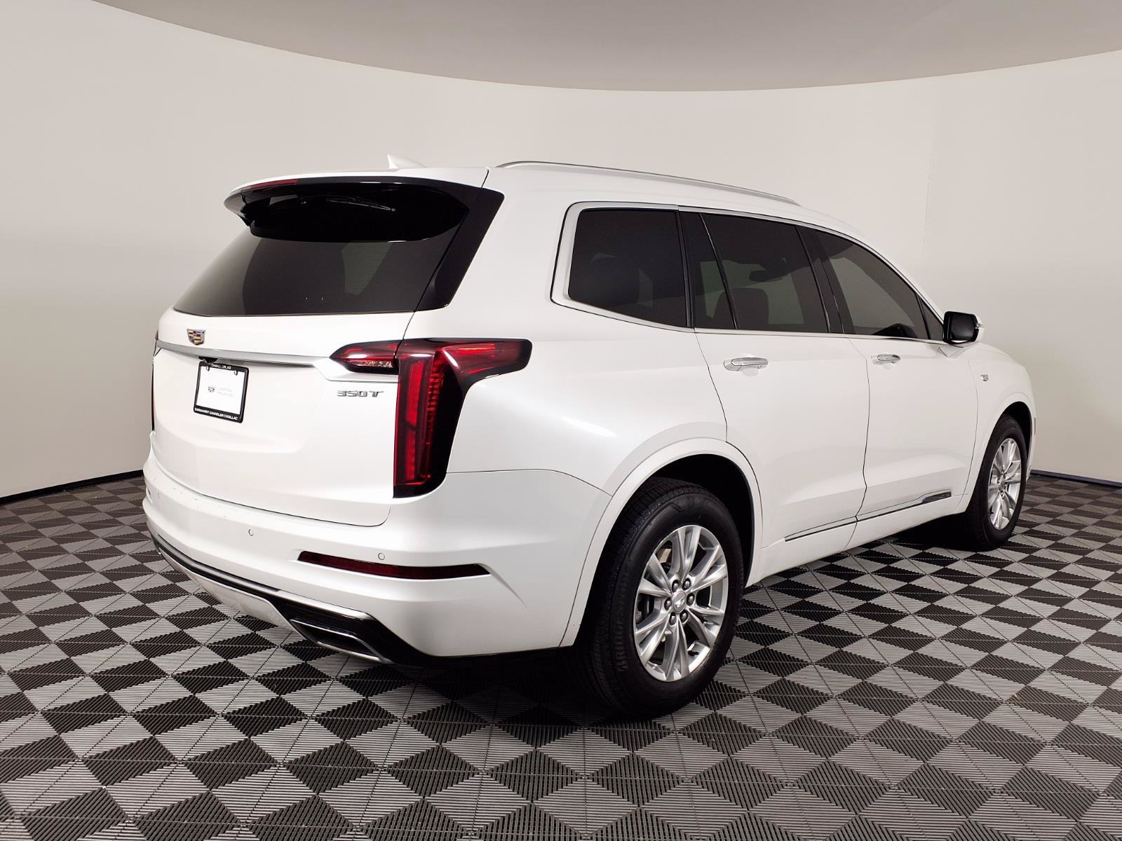 Certified 2024 Cadillac XT6 Luxury FWD image 4