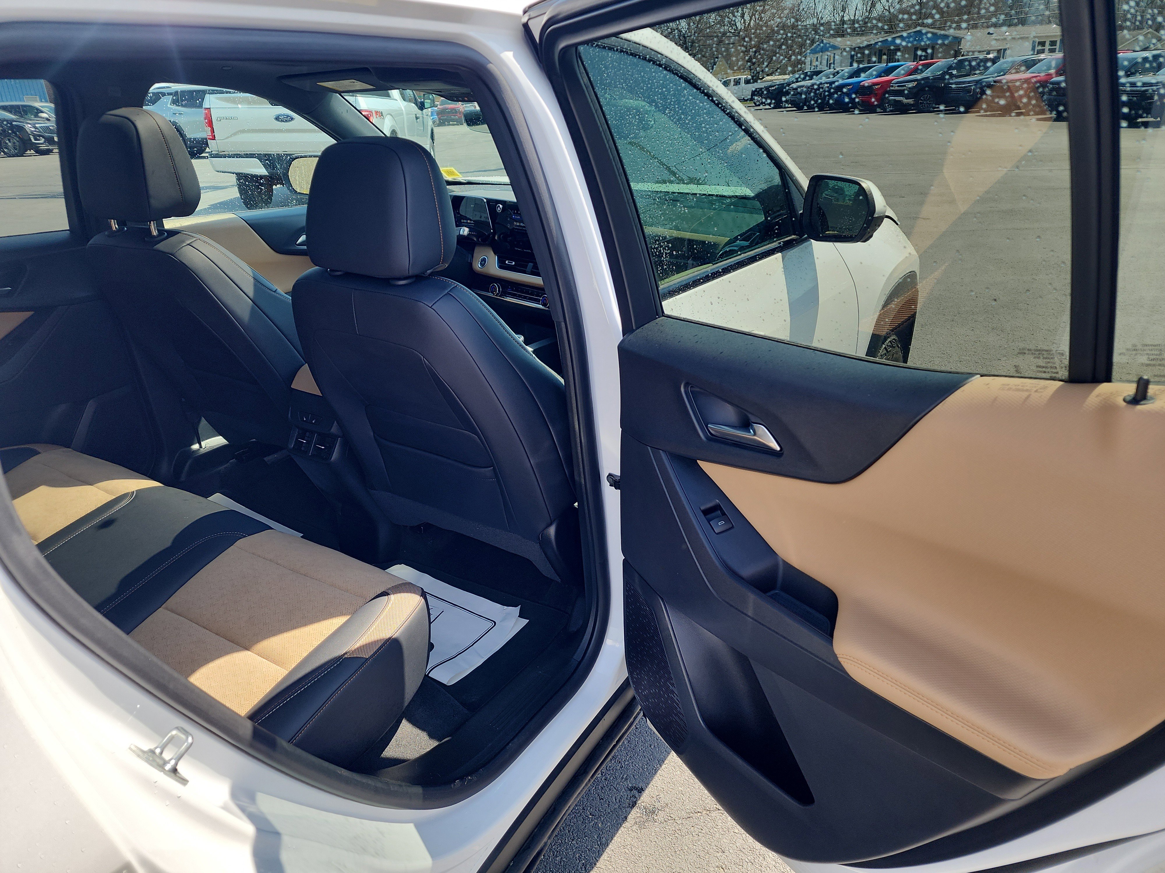 Certified 2025 Chevrolet Equinox ACTIV w/ Safety and Technology Package AWD/4WD image 34