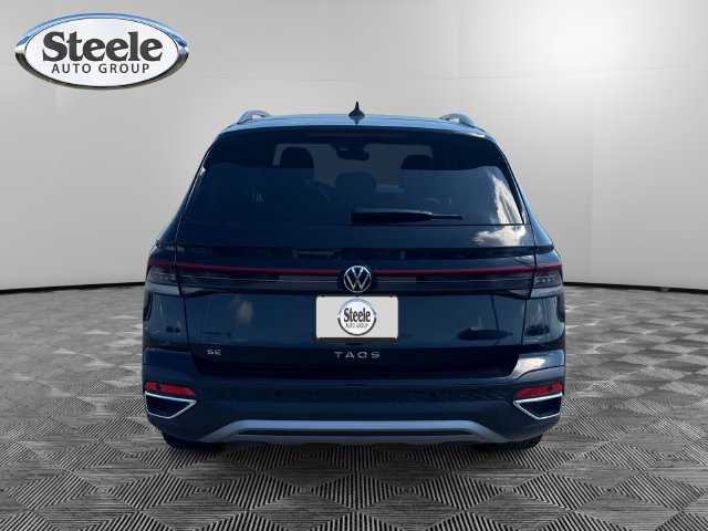 New 2026 Volkswagen Taos SE FWD image 4