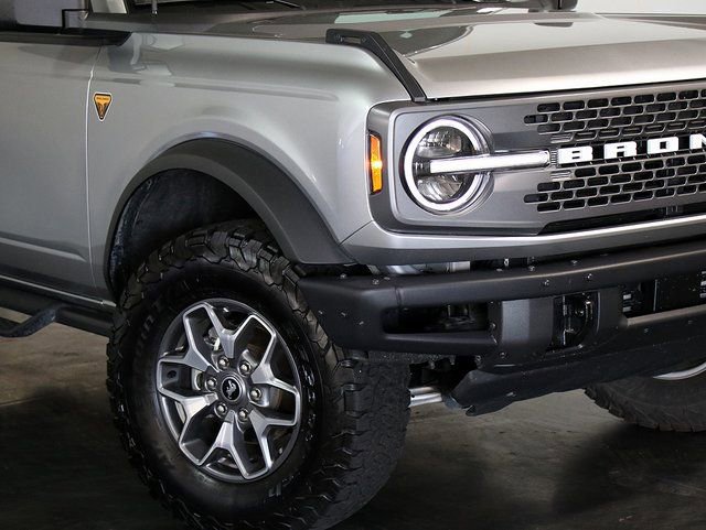 Used 2024 Ford Bronco Badlands image 8