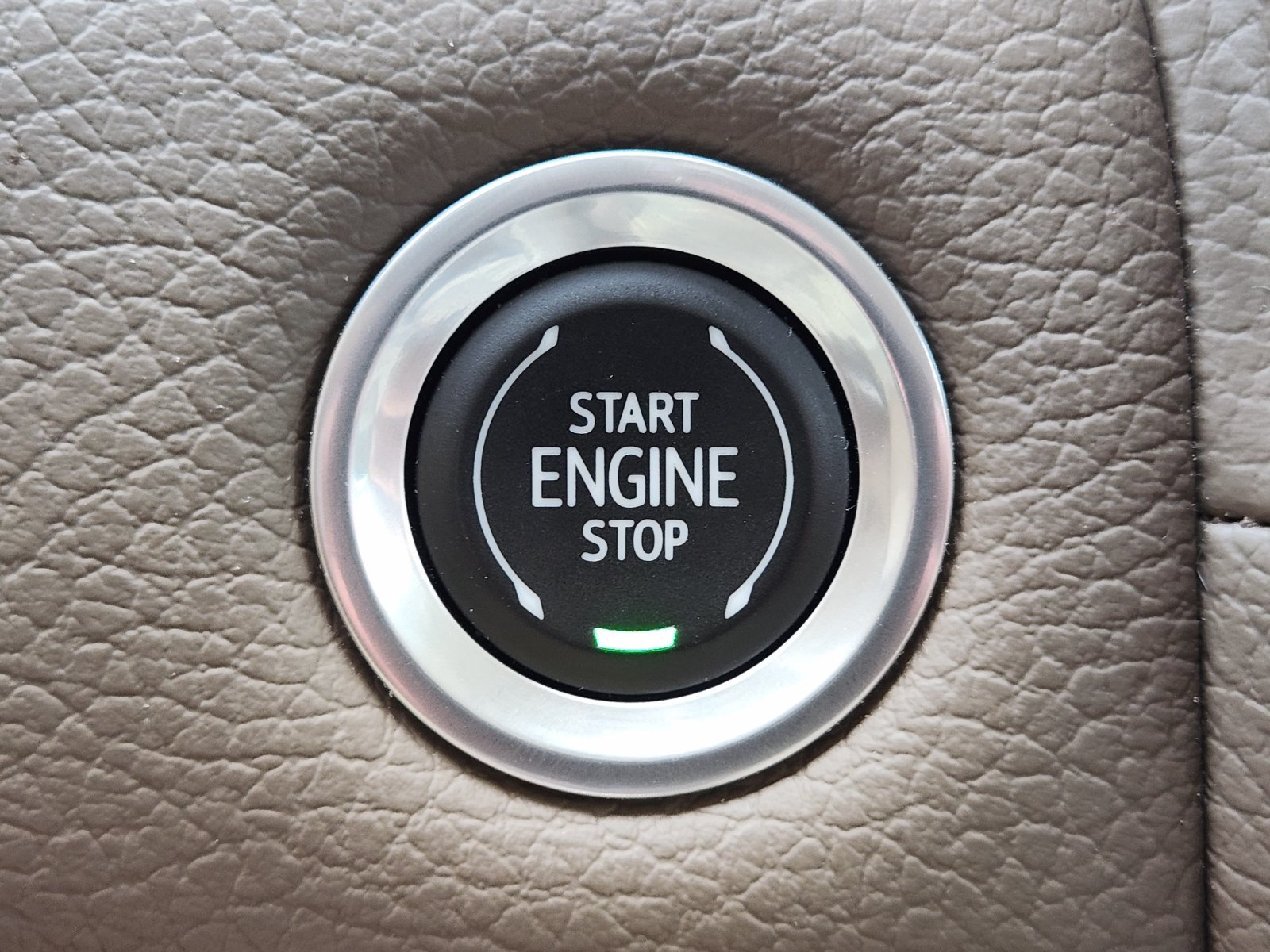 Used 2022 GMC Yukon Denali RWD image 24
