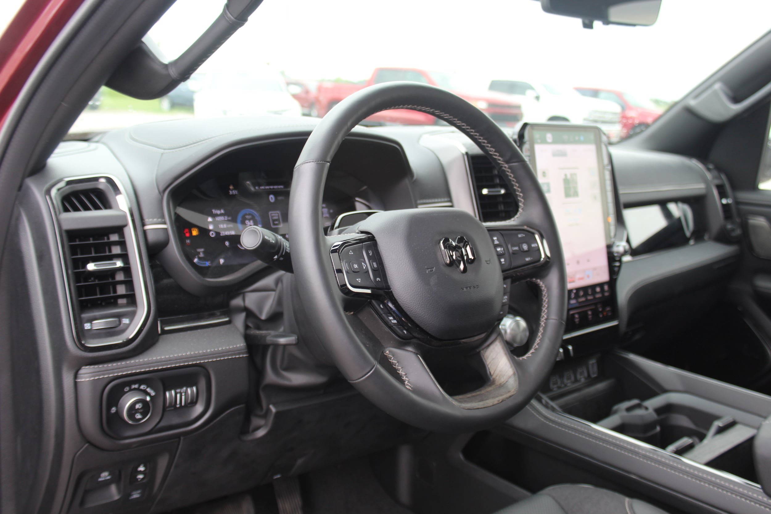 Used 2025 RAM 1500 Limited AWD/4WD image 16