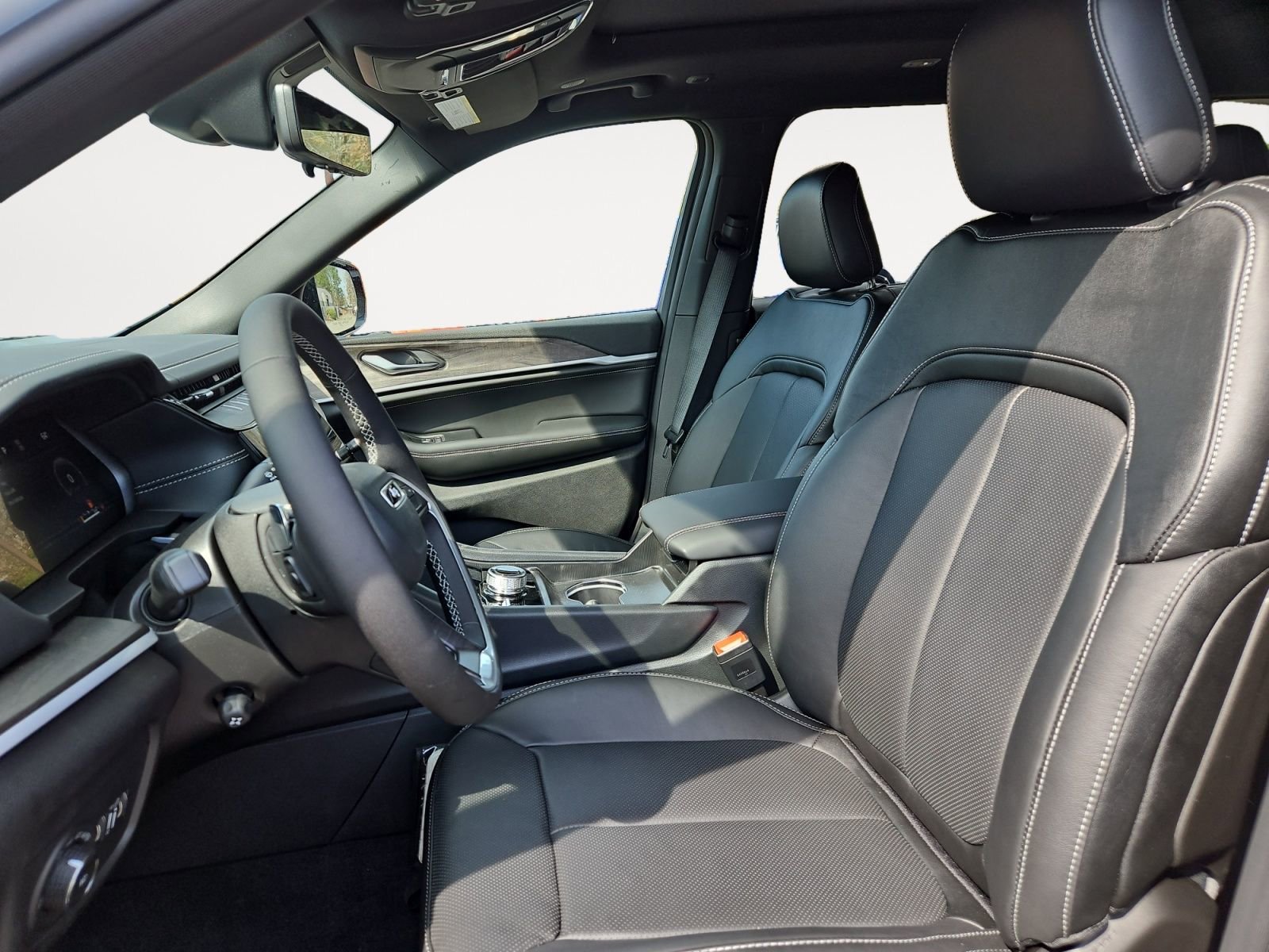 New 2026 Jeep Grand Cherokee L Limited image 9