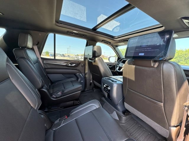 Used 2024 GMC Yukon Denali w/ Denali Reserve Package AWD/4WD image 9