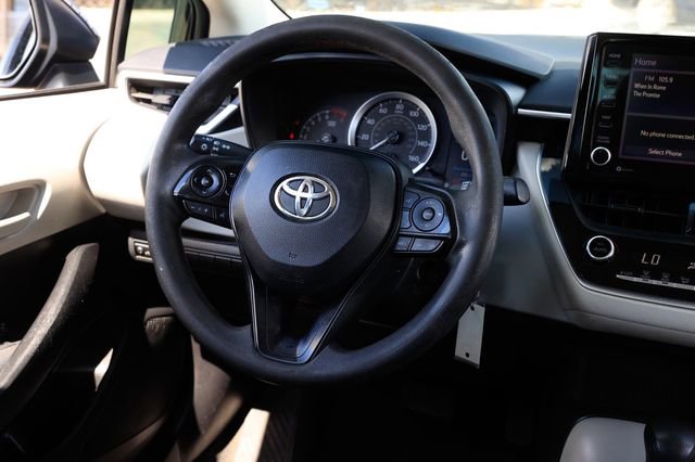 Used 2022 Toyota Corolla LE image 29