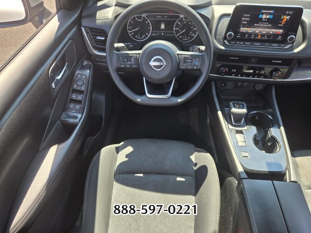 Used 2024 Nissan Rogue SV FWD image 12