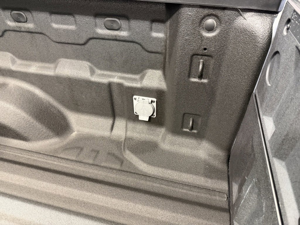 Used 2024 Chevrolet Colorado LT w/ LT Convenience Package III image 6