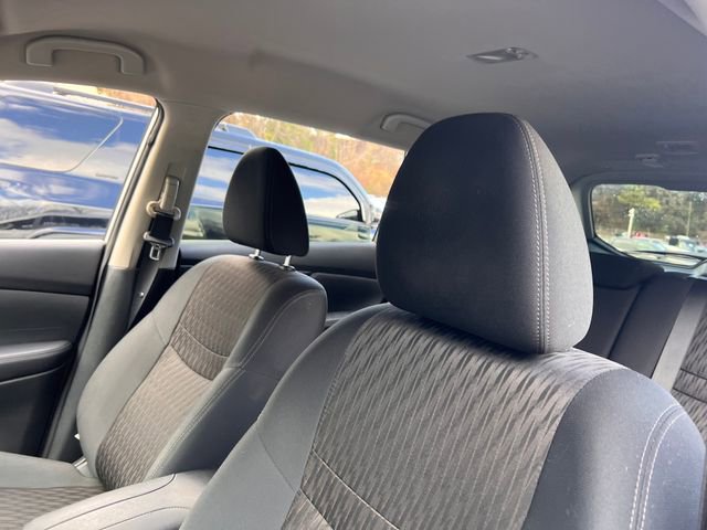 Used 2019 Nissan Rogue SV w/ Premium Package image 14