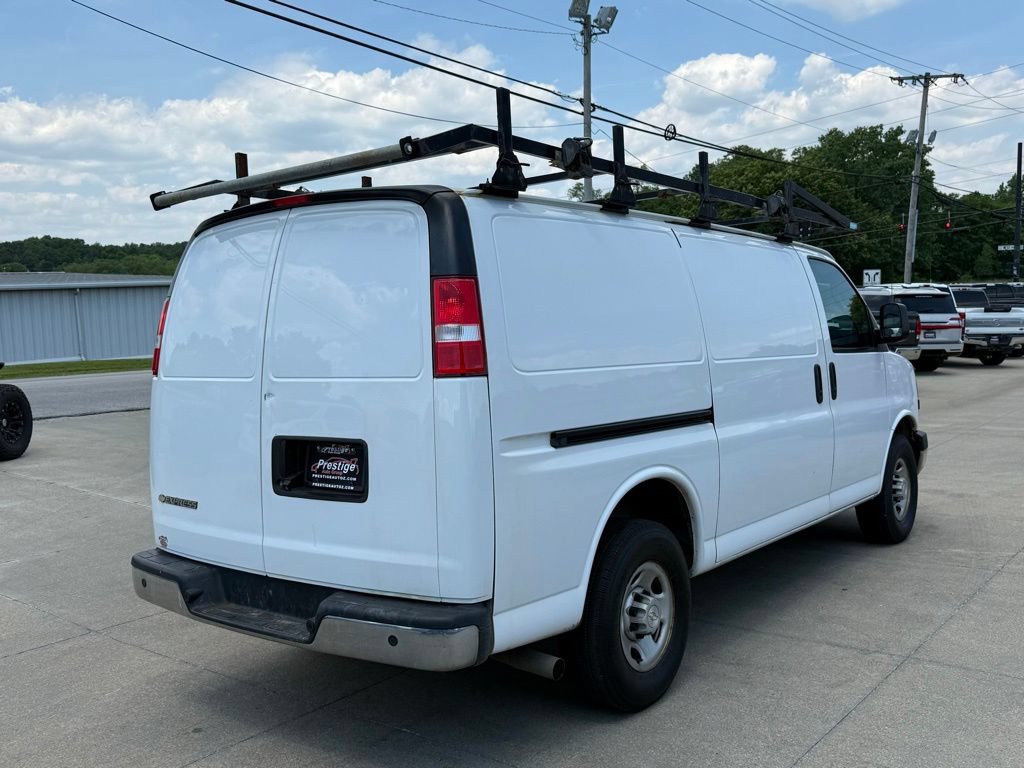 Used 2021 Chevrolet Express 3500 w/ Driver Convenience Package RWD image 18