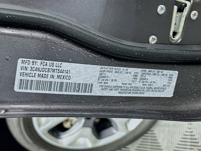 Used 2021 Jeep Compass Limited w/ Sun and Sound Group AWD/4WD image 32