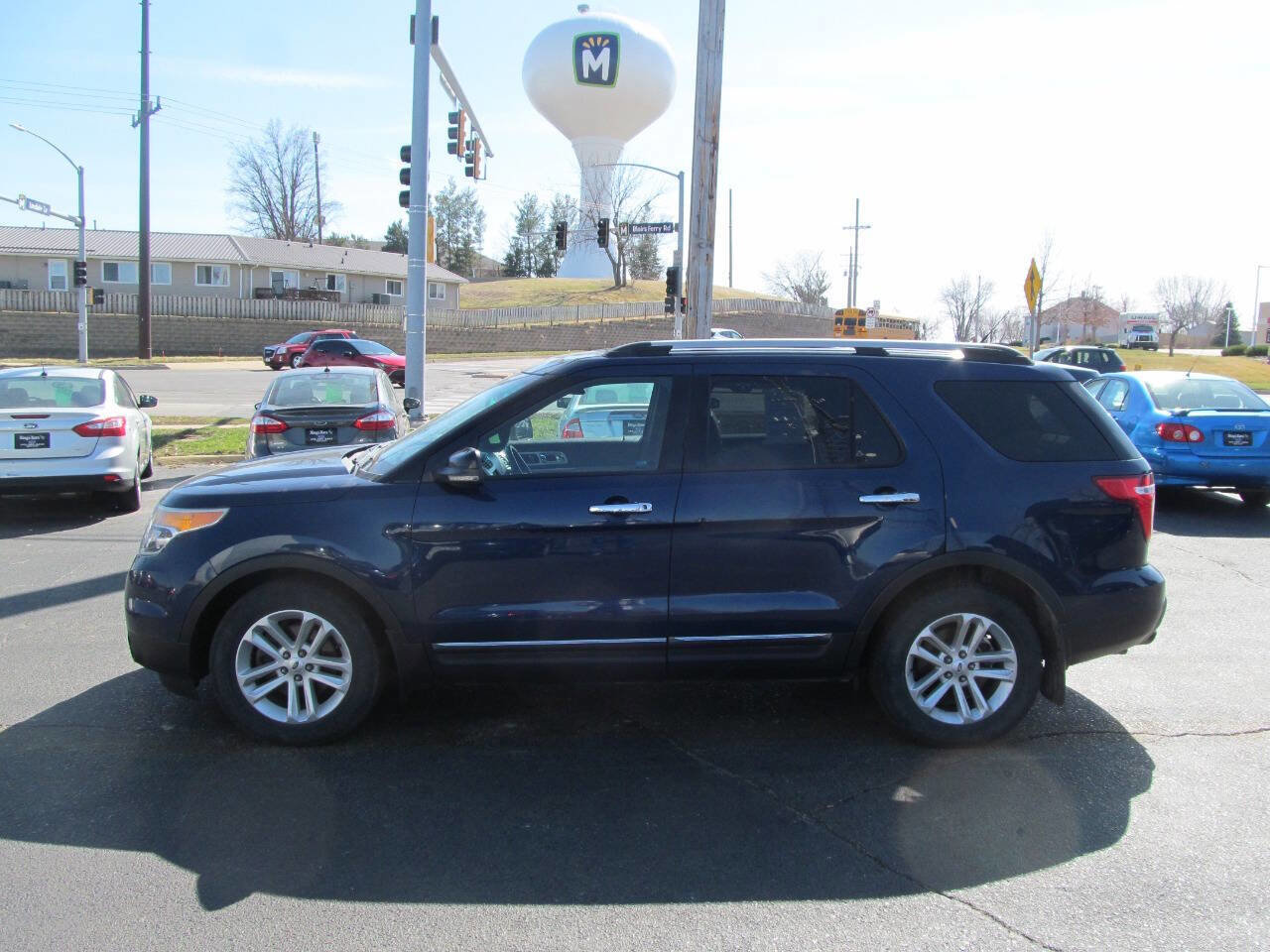 Used 2012 Ford Explorer XLT image 2