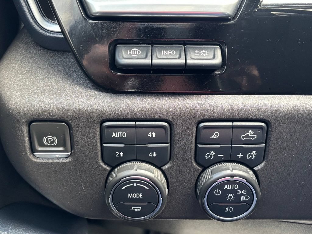 Used 2022 Chevrolet Silverado 1500 High Country w/ High Country Premium Package AWD/4WD image 31
