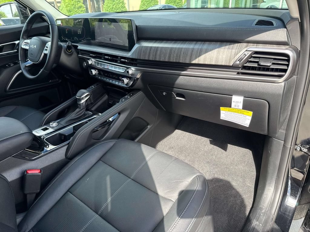 New 2025 Kia Telluride EX w/ EX Captain's Chair Package FWD image 18