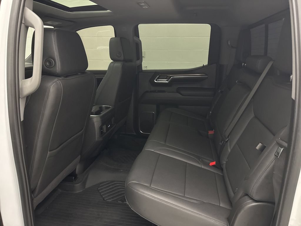 Used 2024 Chevrolet Silverado 1500 LT Trail Boss w/ Convenience Package II AWD/4WD image 39