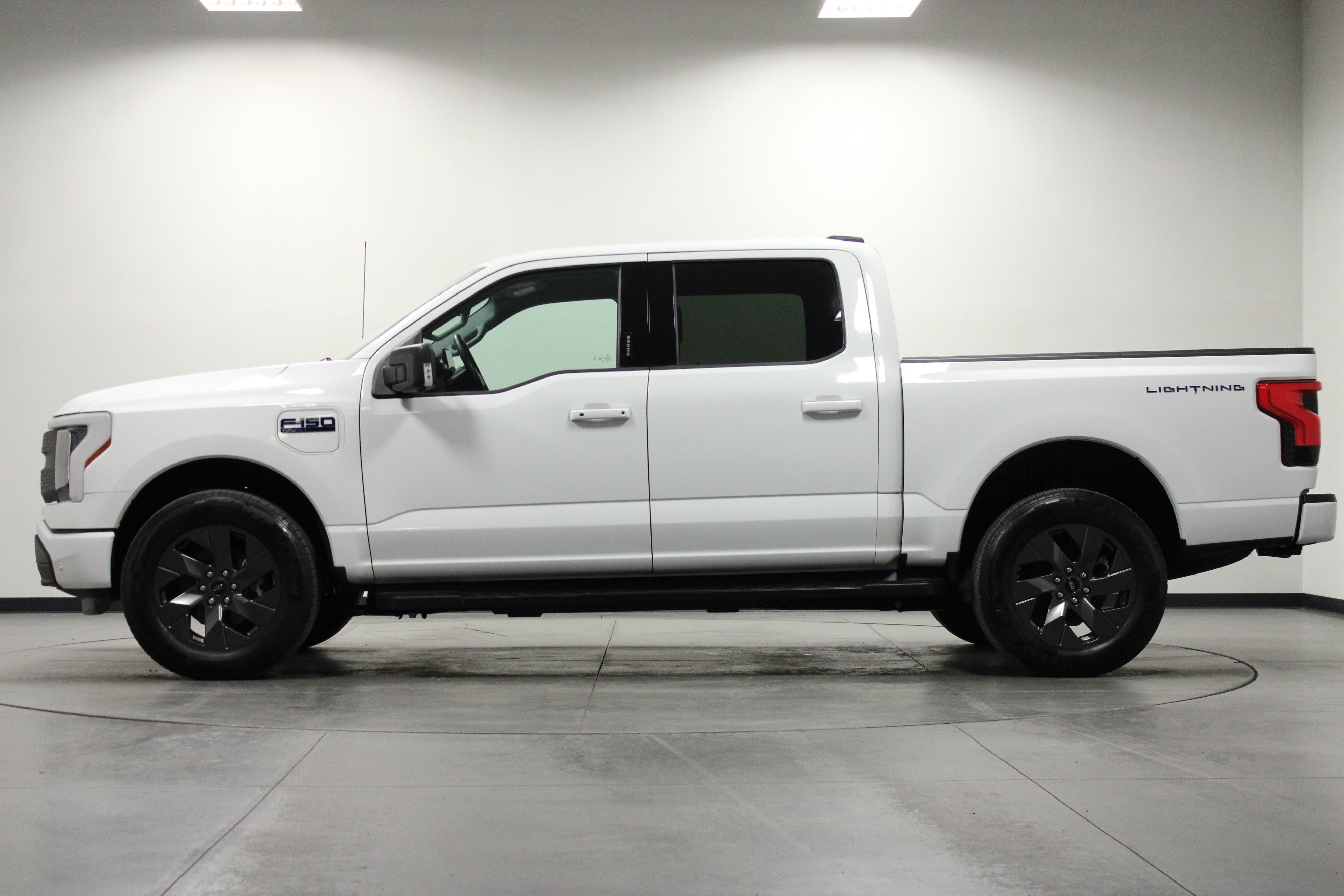 Used 2024 Ford F150 Lightning Flash AWD/4WD image 7