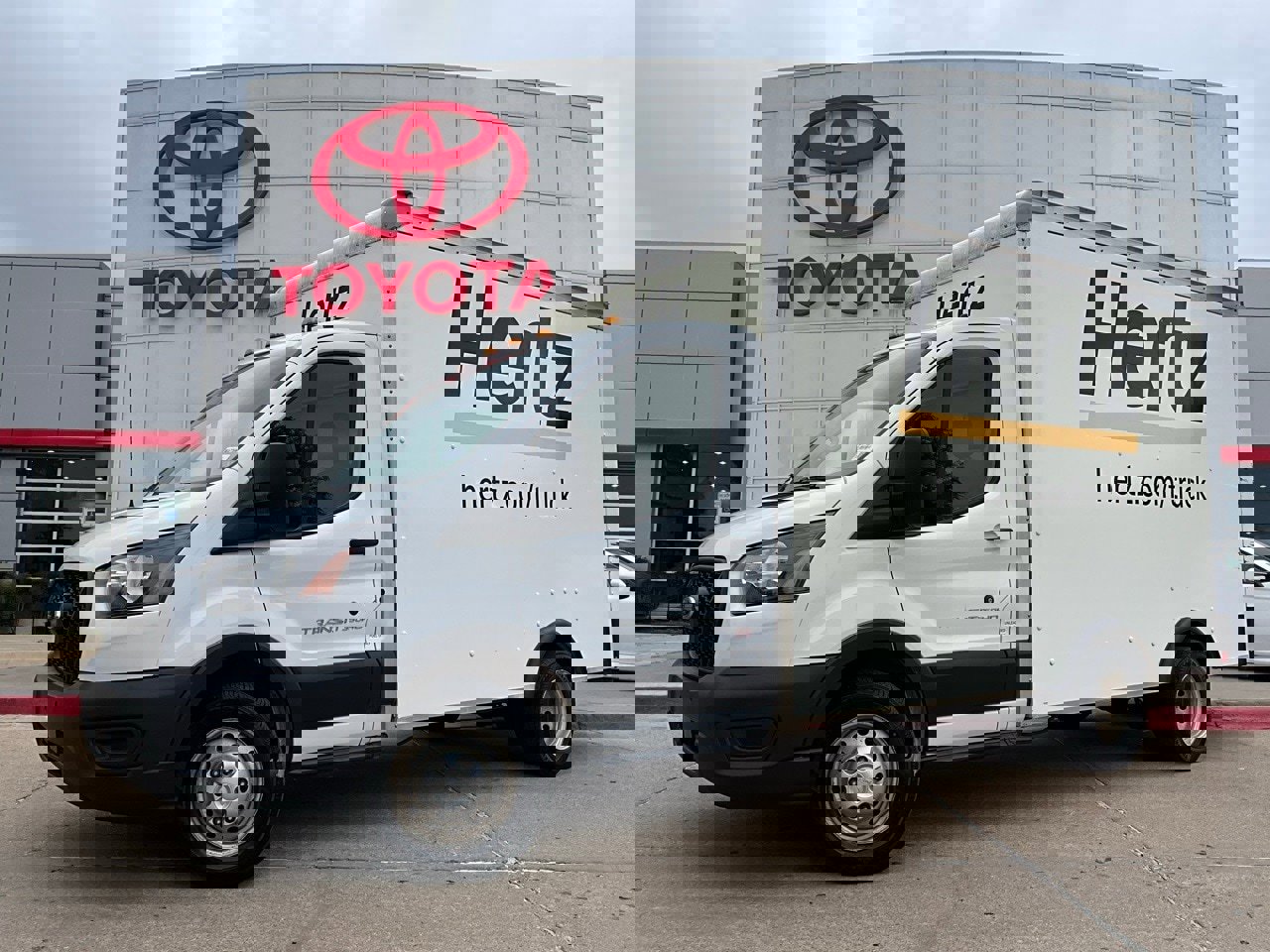 Used 2022 Ford Transit 350 DRW image 2