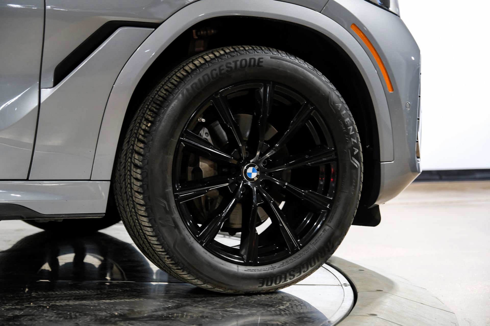 Used 2025 BMW X6 xDrive40i AWD/4WD image 69