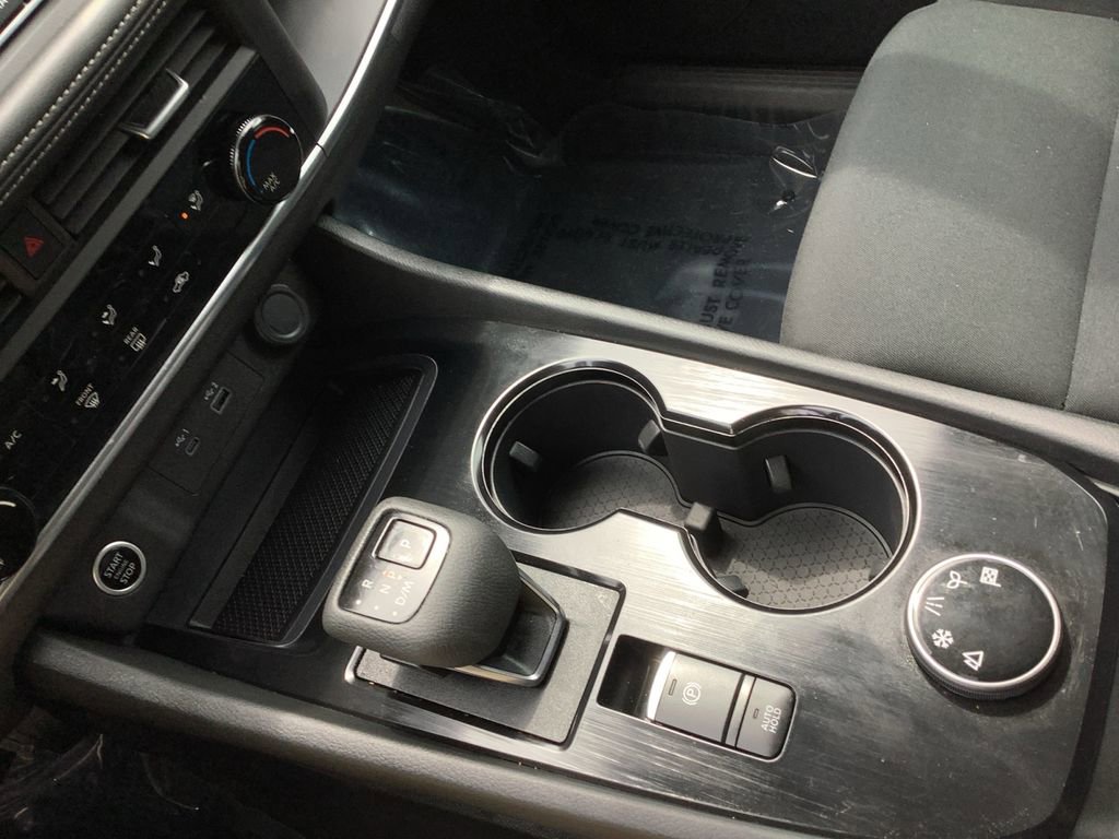 Used 2023 Nissan Rogue S image 28