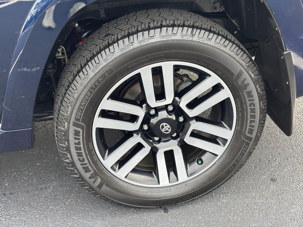 Used 2022 Toyota 4Runner Limited AWD/4WD image 9