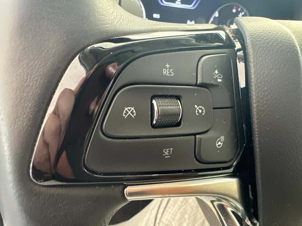 Used 2023 Buick Enclave Premium w/ Experience Buick Package FWD image 17
