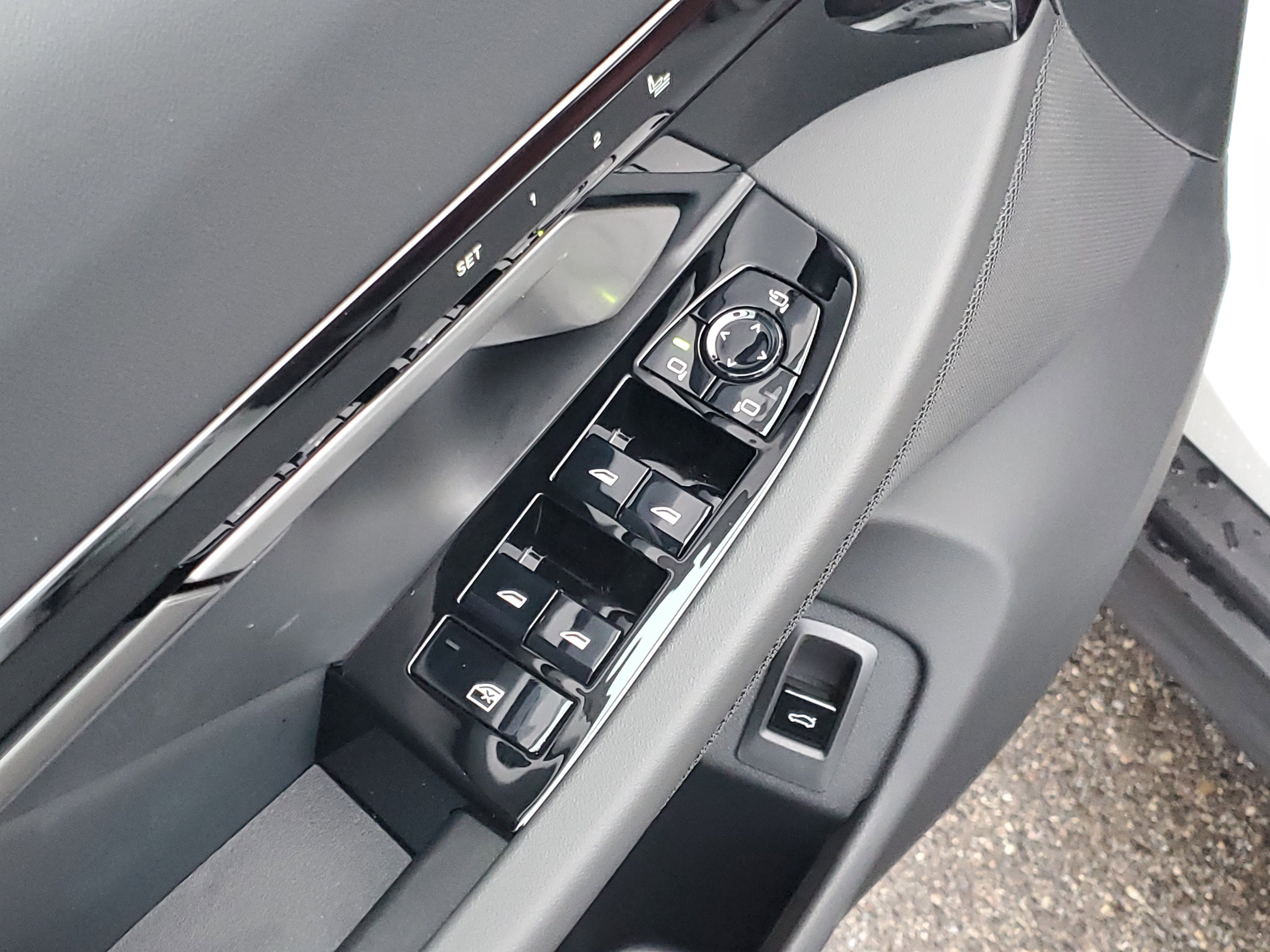 New 2026 BMW 530i xDrive w/ Premium Package image 6