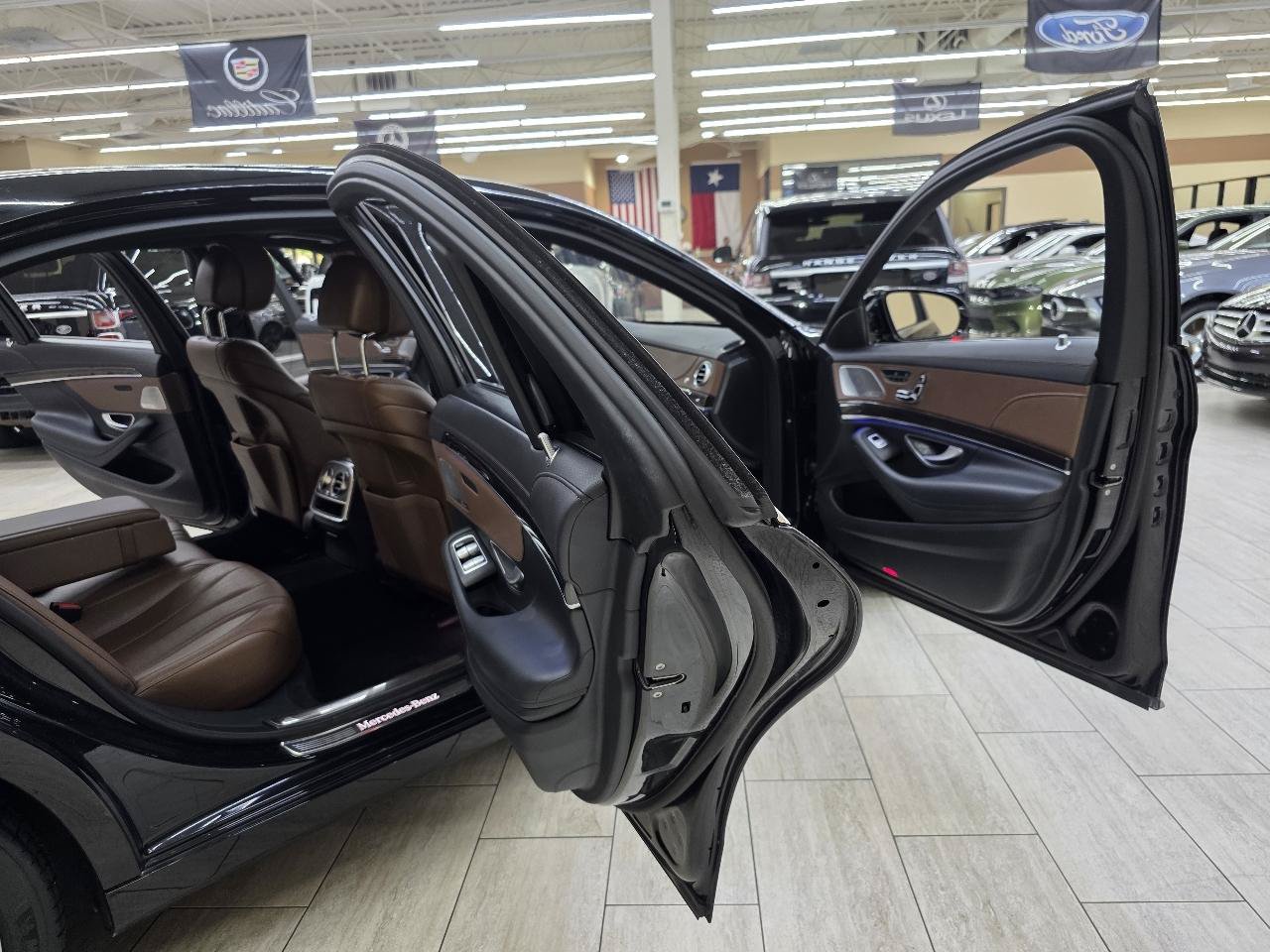 Used 2017 Mercedes-Benz S 550 Sedan image 15