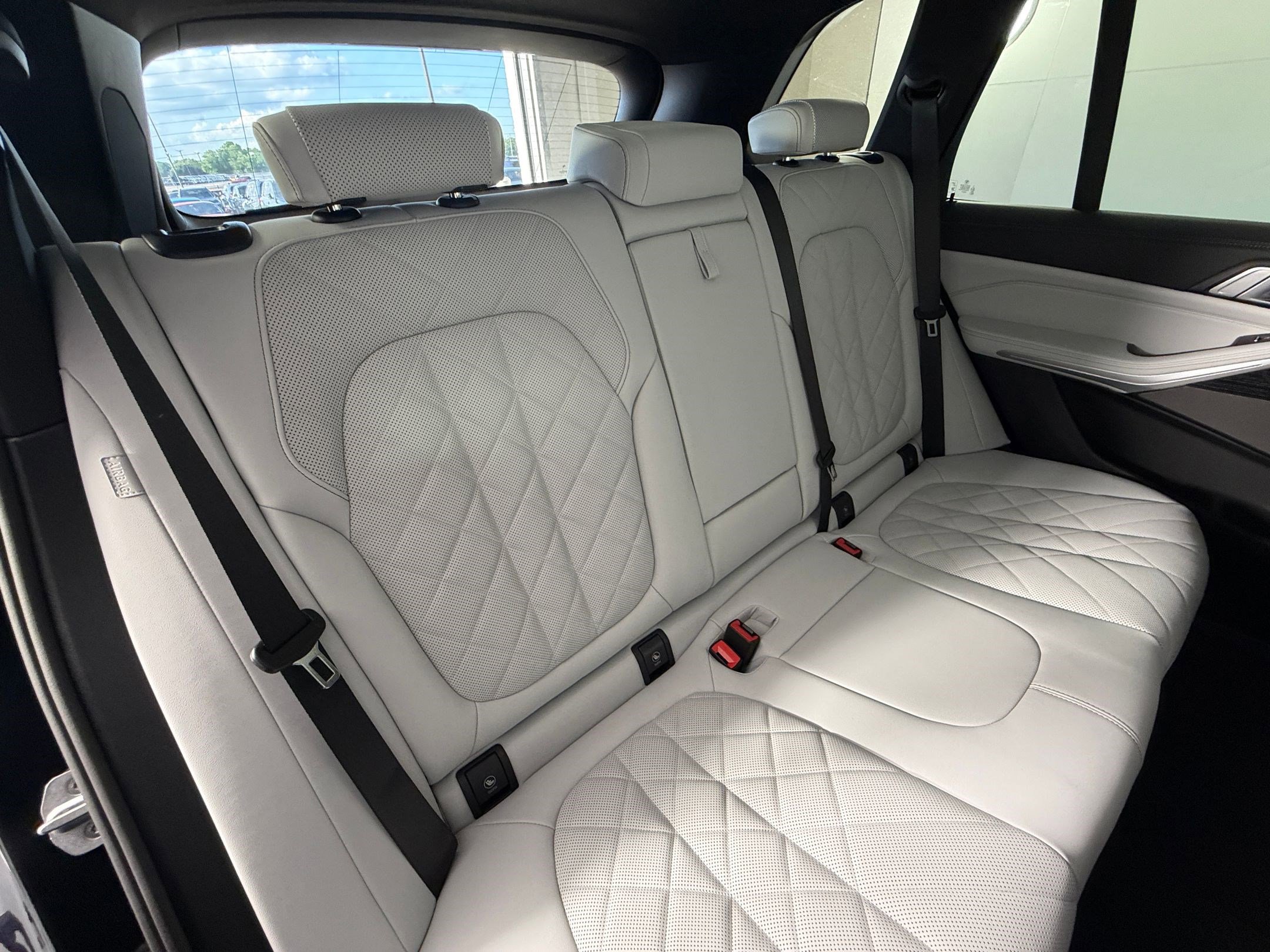New 2026 BMW X5 xDrive40i w/ M Sport Package AWD/4WD image 33
