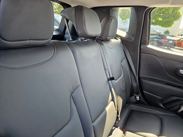 Used 2018 Jeep Renegade Limited image 18