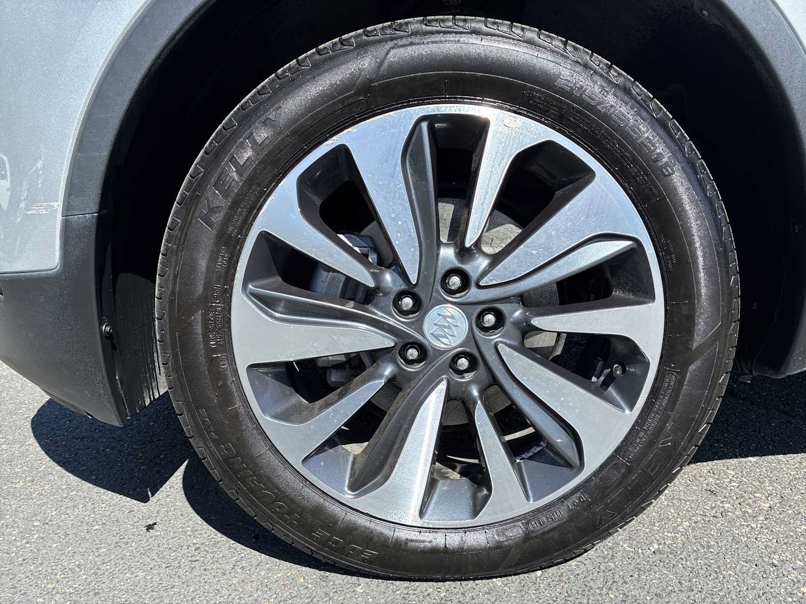 Used 2021 Buick Encore Preferred AWD/4WD image 17