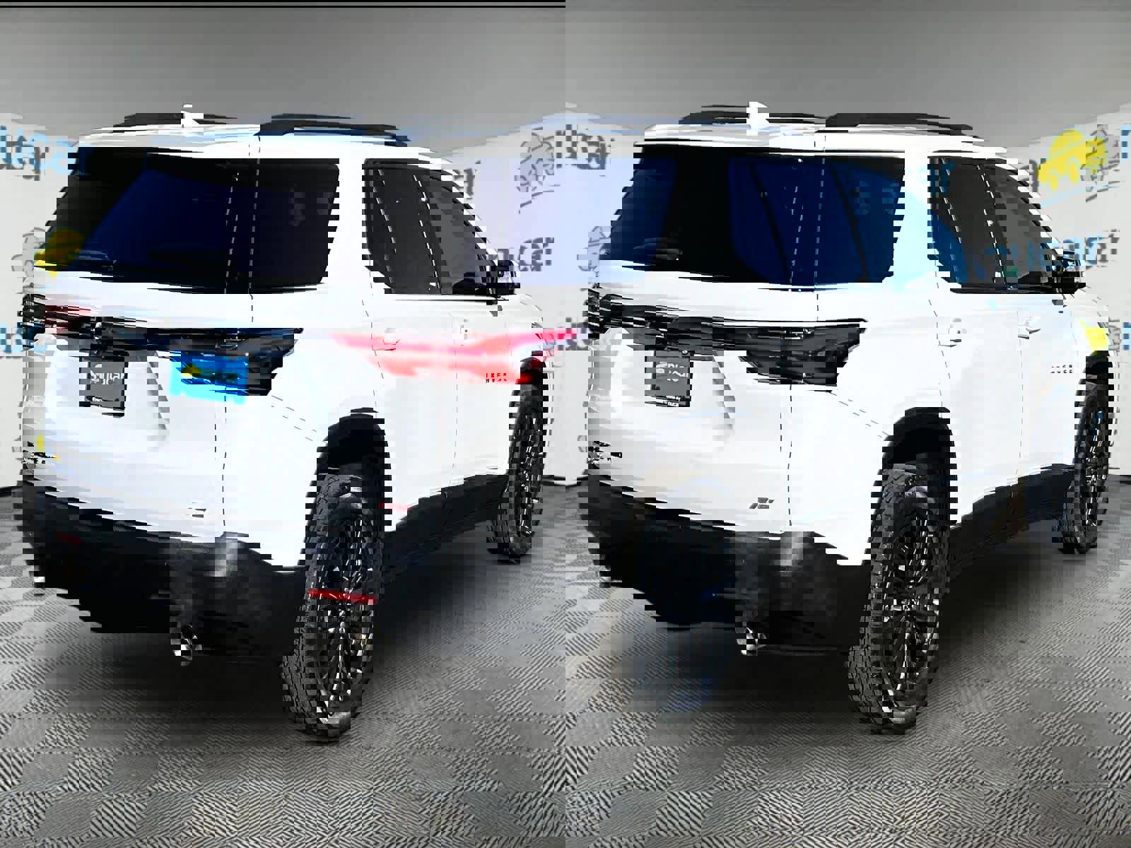 Used 2023 Chevrolet Traverse RS image 6