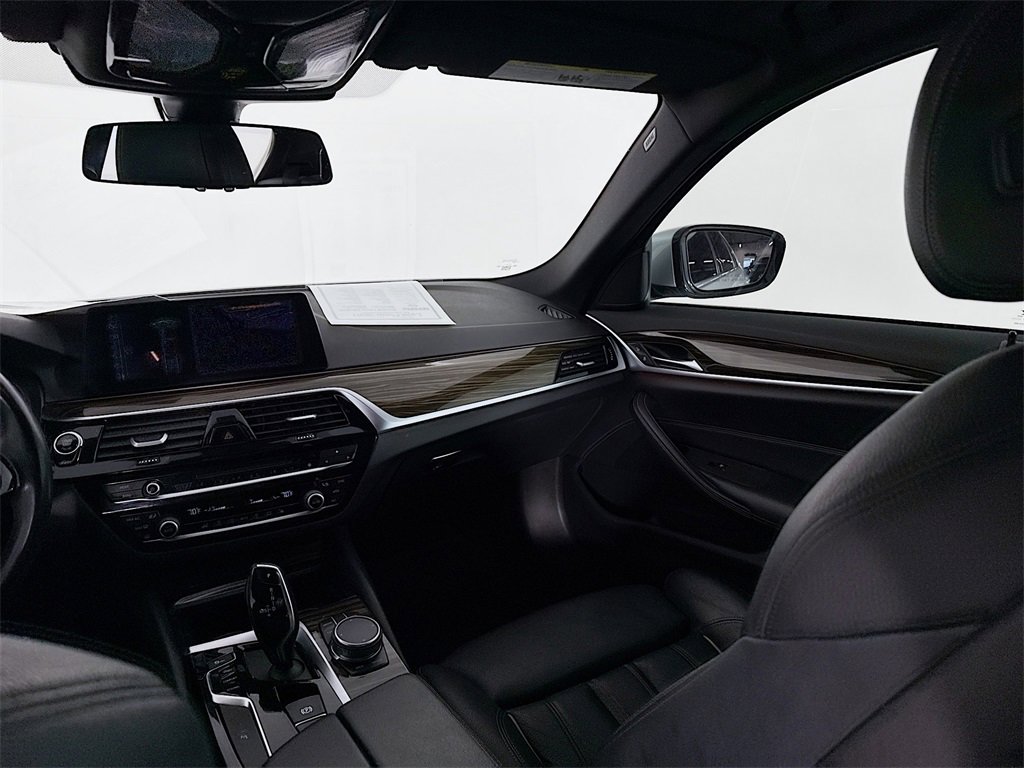 Used 2018 BMW 530i xDrive image 24