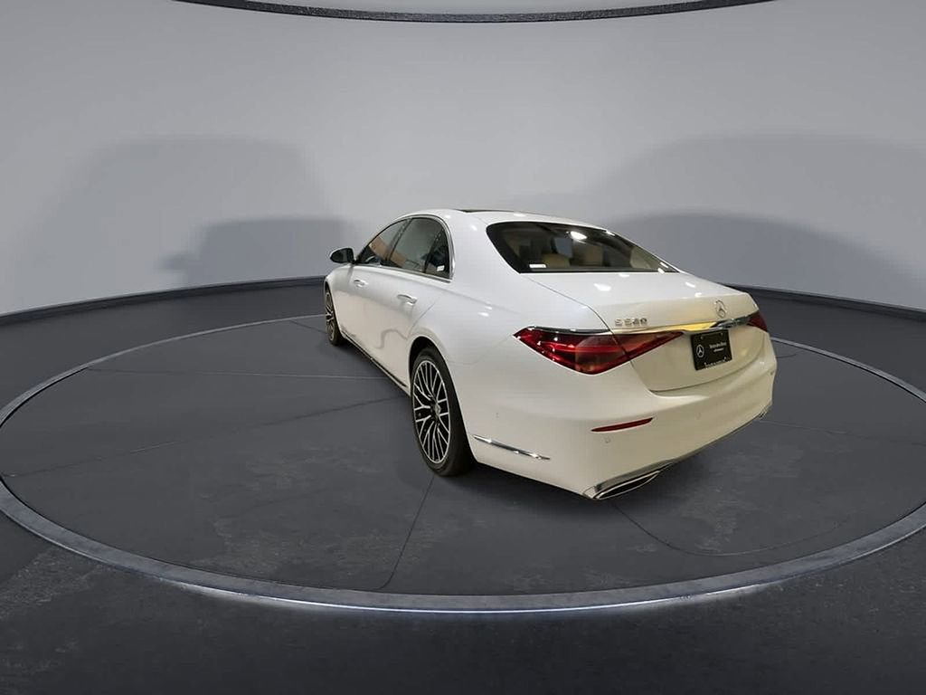 Used 2024 Mercedes-Benz S 580 4MATIC Sedan image 9