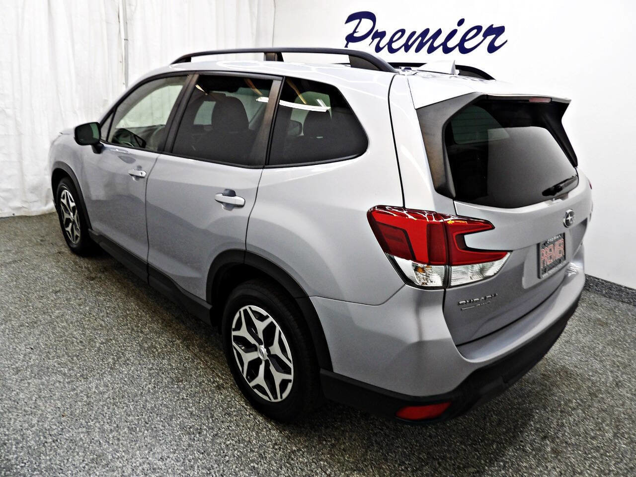 Used 2021 Subaru Forester Premium image 4